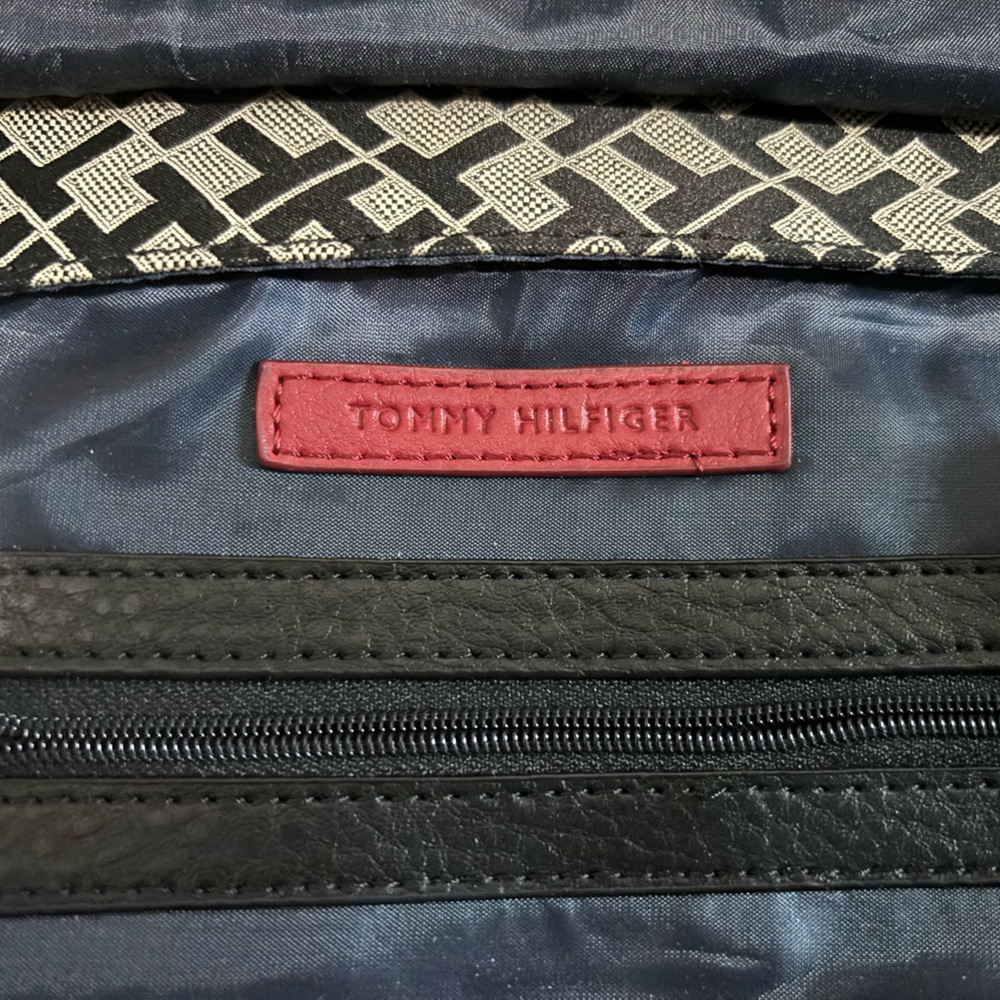 NWT Tommy Hilfiger Monogram Messenger Bag Black and Tan - Picture 6 of 9